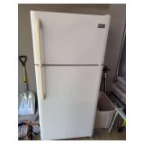 Frigidaire refrigerator freezer frostproof no icemaker 30“ x 32“ x 66“￼