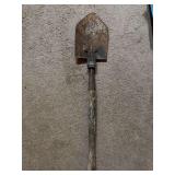 Vintage shovel 28 inches ￼