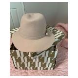 Vintage hat with vintage hat box as shown