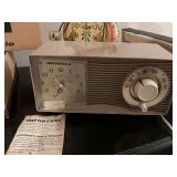 Vintage Motorola clock radio measuring 11“ x 5 1/2“ x 6“. Appears to be new inbox as shown.