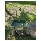 Scott’s speedy Green 2000 spreader
