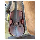 Antique violin and case. See photos for condition.