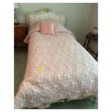 Twin size bedding (pink)