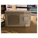 Antique Firestone radio untested