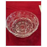 Beautiful vintage 8 1/2 x 3 1/2” bowl