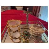 Group of small dresser pieces, Ronson Georgian lighter