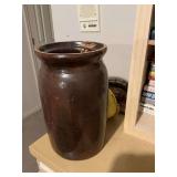 Vintage brown stoneware crock  jar 9 1/2“ x 16“￼