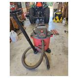 Craftsman 20gal, 6.5 peak h.p. shop vac w/attachments...