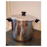 8 quart Revere Ware stock pot with lid.