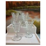 Set of 4 vintage Jeanette thumbprint wine glasses