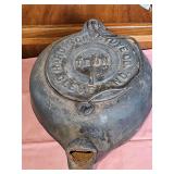 RARE cast iron kettle made by the Hardwick Stove Company of Cleveland, Tennessee. This is a rare antique collectible prized for its heavy-duty craftsmanship and rustic kitchen decor.