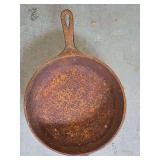 Wagner Ware Sydney Ohio 10 inch cast iron chicken fryer. Needs rust cleared and re-seasoned.