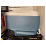 Igloo Maxcold 40qt Roller Cooler