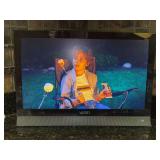 VIZIO 22” TV (model E220VA) with remote - working condition