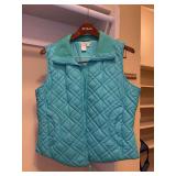 Women’s Coldwater Creek turquoise diamond-quilted full-zip vest with a fleece-lined mock collar - size L