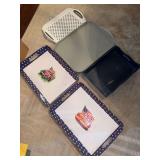 Grouping of serving trays