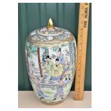 Rose Medallion porcelain ginger jar with lid, 7x12