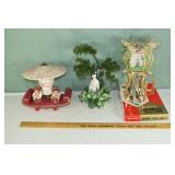 MCM Atomic fiberglass and ceramic table lamp, Orie