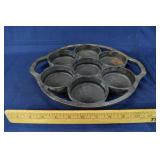 Lodge cast iron biscuit pan 7B2; as is