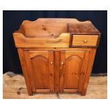 Pine single drawer over 2 door dry sink, 31x12x35"