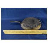 Orr Painter & Co Reading PA #6&7 cast iron waffle