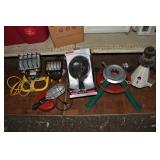 Lot: 3 shop lights, Delta shower head, tree stand,