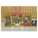 4 Elvis Presley collectibles: Juke Box, 2 figures,