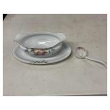 NORITAKE GRAVY BOAT WITH ATTACHED PLATE AND LADLE