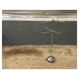 STANDING LINEN / TOWEL HOLDER / DISPLAY