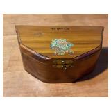 VINTAGE NEW YORK CITY SOUVENIR LIFT TOP WOOD BOX