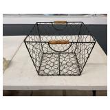 DECORATIVE 2 HANDLE WIRE BASKET