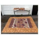 COMFORTER QUILT AND MATCHING PILLOW COVERS