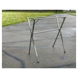 METAL CLOTHING RACK