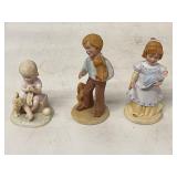 3 FIGURINES