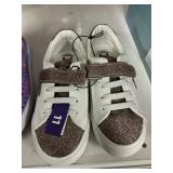Toddler sneaker size 11