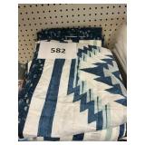 Comforter & shams set-unknown size