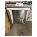 Samsung dishwasher 24in-scratched-dented-USED