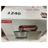 Dash stand mixer