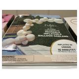 PartyAire 28pc balloon garland