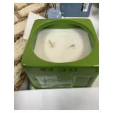 Apple cinnamon candle