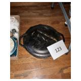 The Lodge cast iron pot & lid