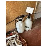 2- Hand held sprayers lot