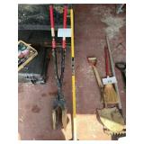 Squiggie- post hole digger lot