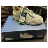 White Mt lace up sneaker size 7