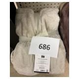 Velvet plush blanket 106inx94in