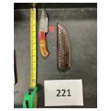 Damascus steel knife