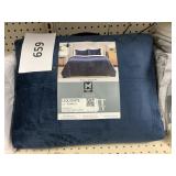 3-pc F/Q velvet  quilt set