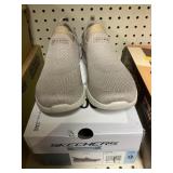 Skechers ladies slip on size 9