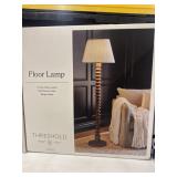 Threshold floor lamp