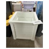 Mayne large white planter 20inx20in